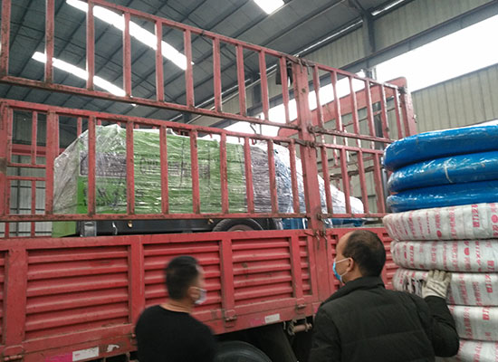 液壓泵送濕噴機發(fā)貨現(xiàn)場