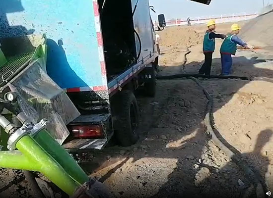 北京城建集團(tuán)雄安新區(qū)車載式雙噴頭濕噴機(jī)施工現(xiàn)場(chǎng)